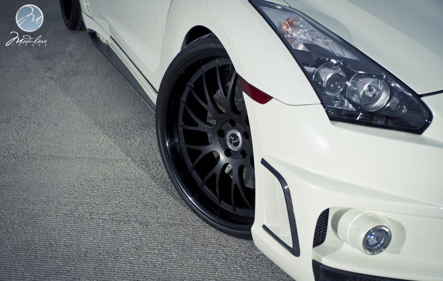  Nissan GT-R by Wald and Modulare Wheels 2014 года  (фото 4 из 17)